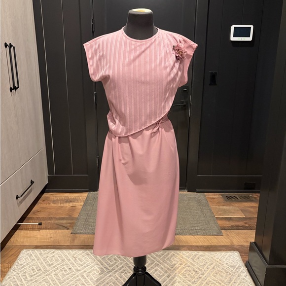 Source Unknown Dresses & Skirts - Vintage Dusty Rose Midi Dress Floral Shoulder Accent Size 12
